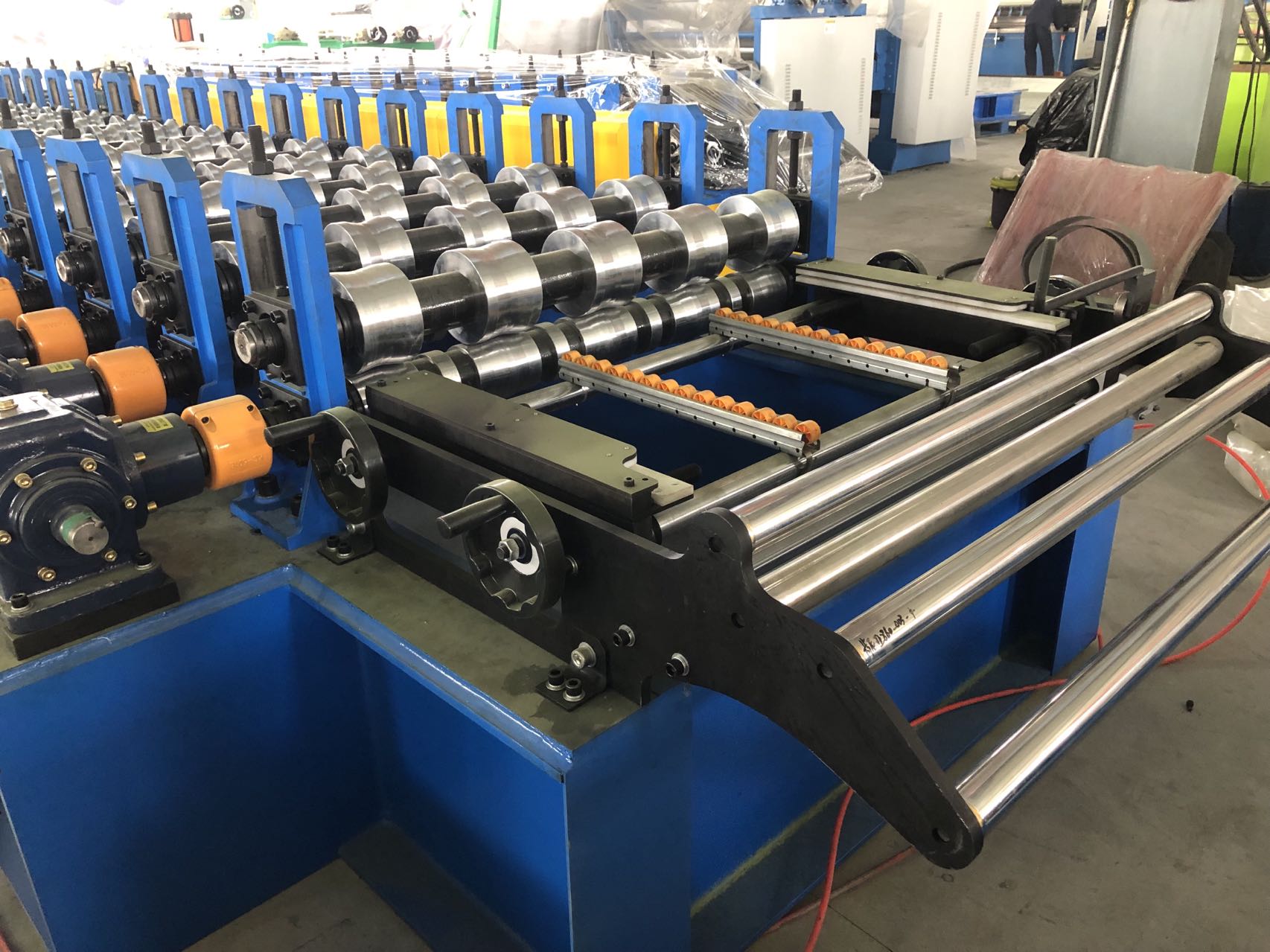 Metal Roofing Roll Forming Machine