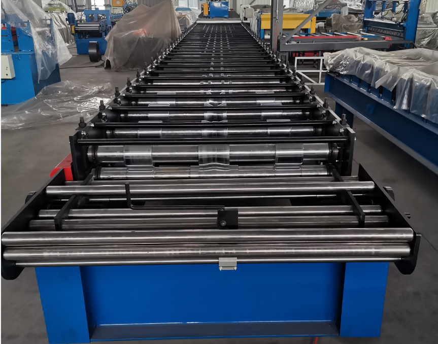 V115 metal roofing sheet rolling forming machine