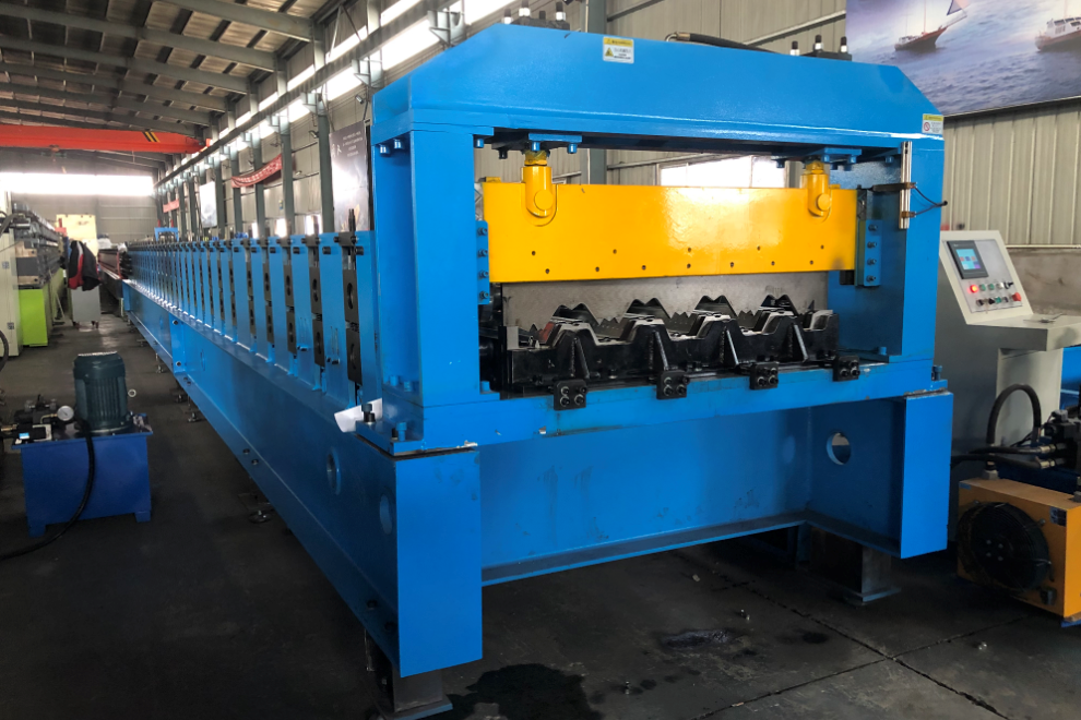 galvanzied steel decking roll forming machine