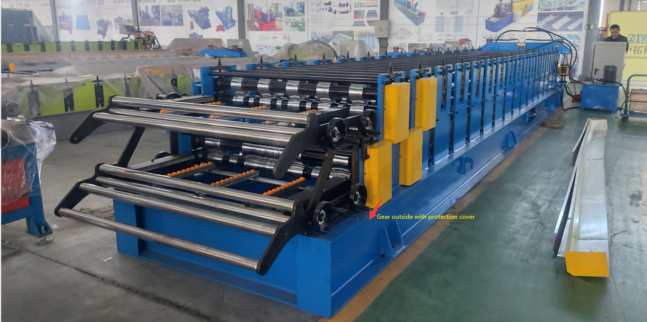 R panel roll forming machine