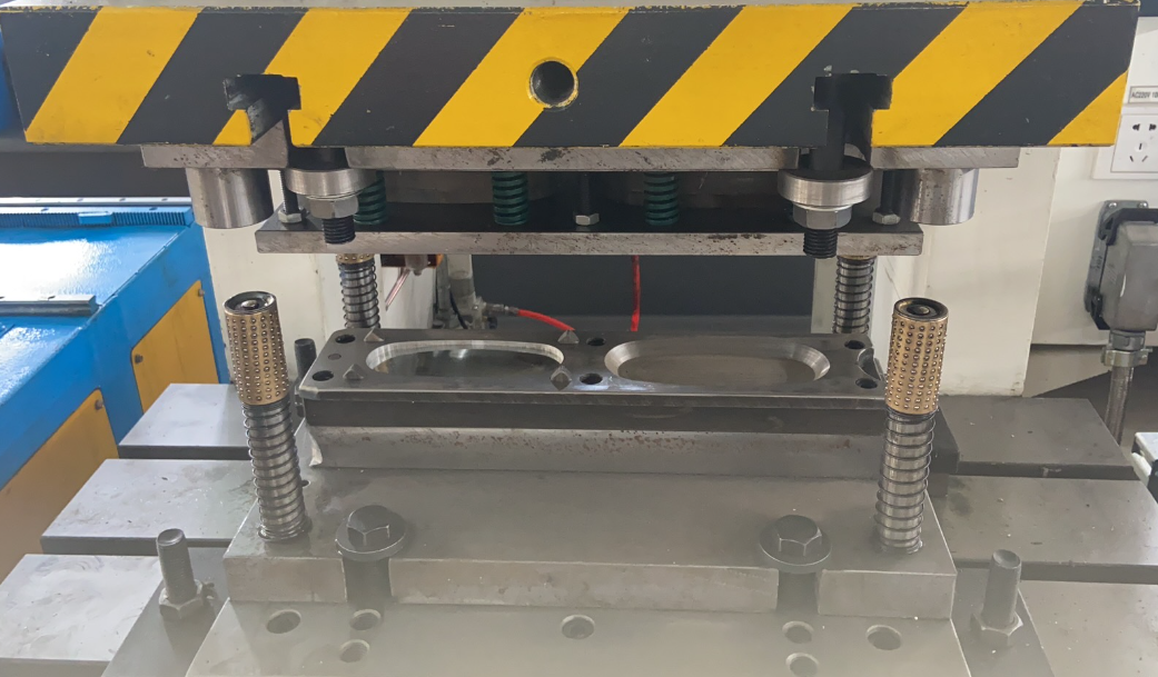 structural wall stud and track rolling forming machine