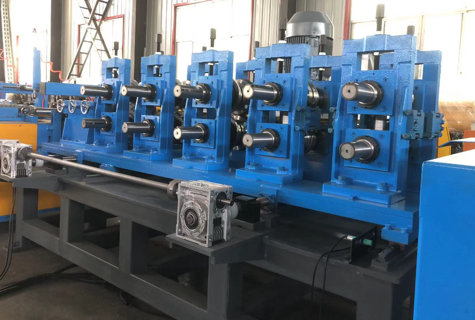 box beam rolling forming machine
