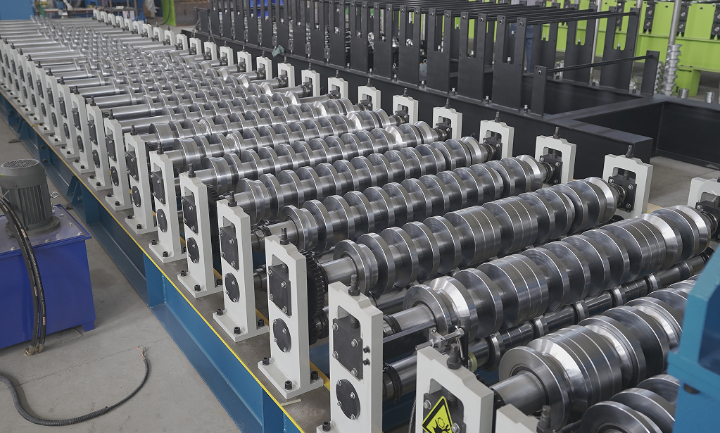 Molding frame metal roofing sheet machine
