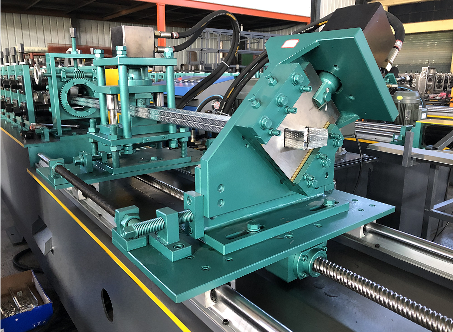 stud and track rolling forming machine