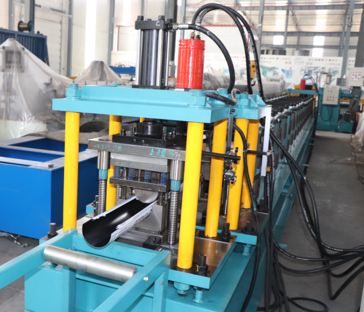 gutters rolling forming machine