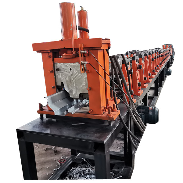 Automatic chicken feeder with upcycled gutter rolling forming machine