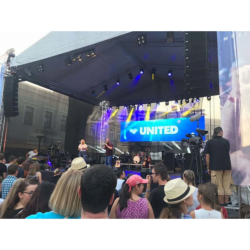 LEDFUL P2.8 curved installation light and thin 500*500mm stage rental LED display screen