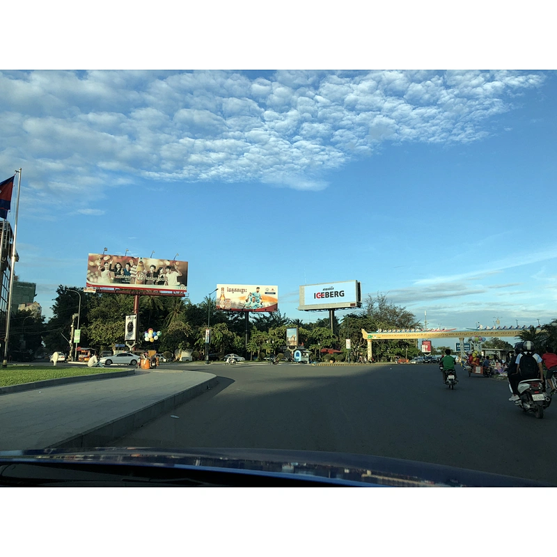 front service P6-10mm super slim outdoor  LED screen