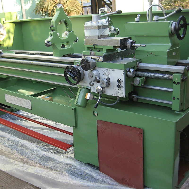 Engine Lathe Machine