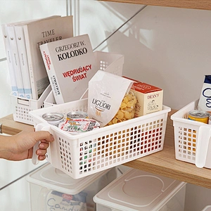 Amazon hot New design portable Mess food Storage Sundry Plastic mesh mini basket gadget organizer with handles