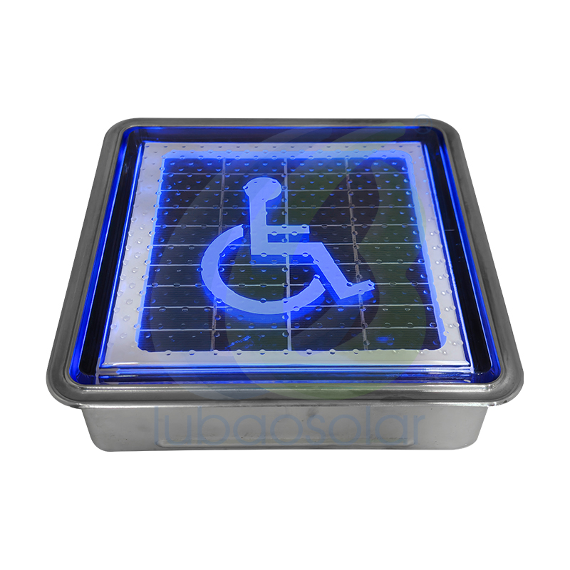 Embedded solar traffic light