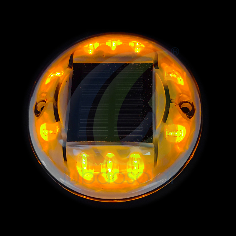 LS-07 Solar raised lighted driveway markers