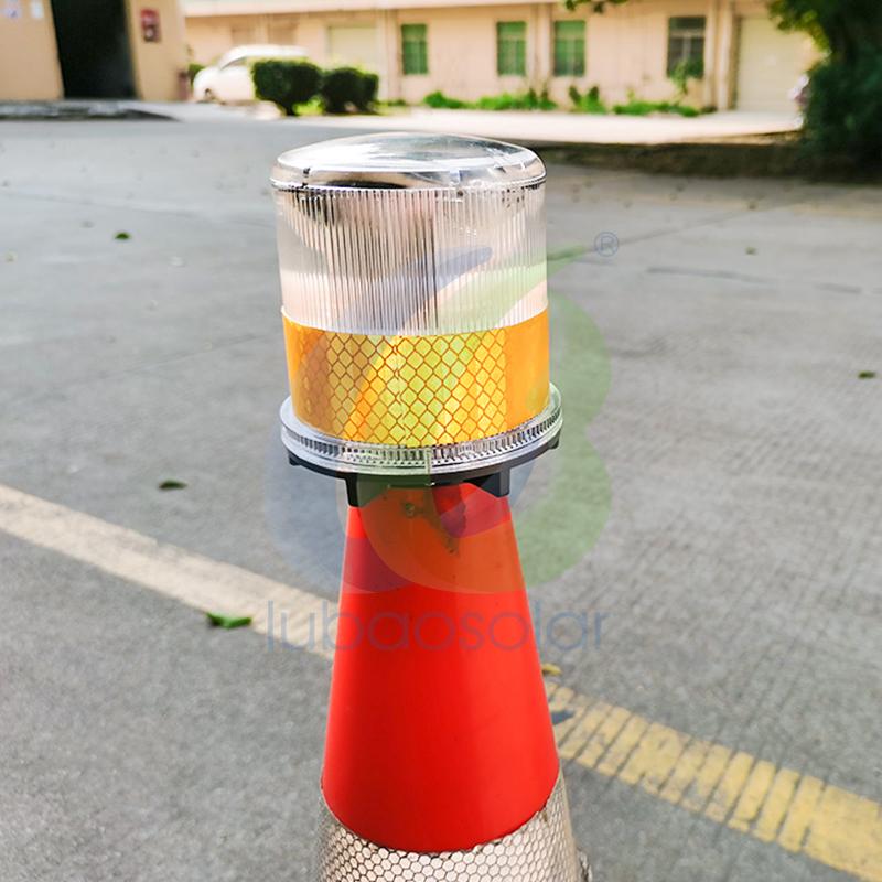 LB-6010 Solar road cone light