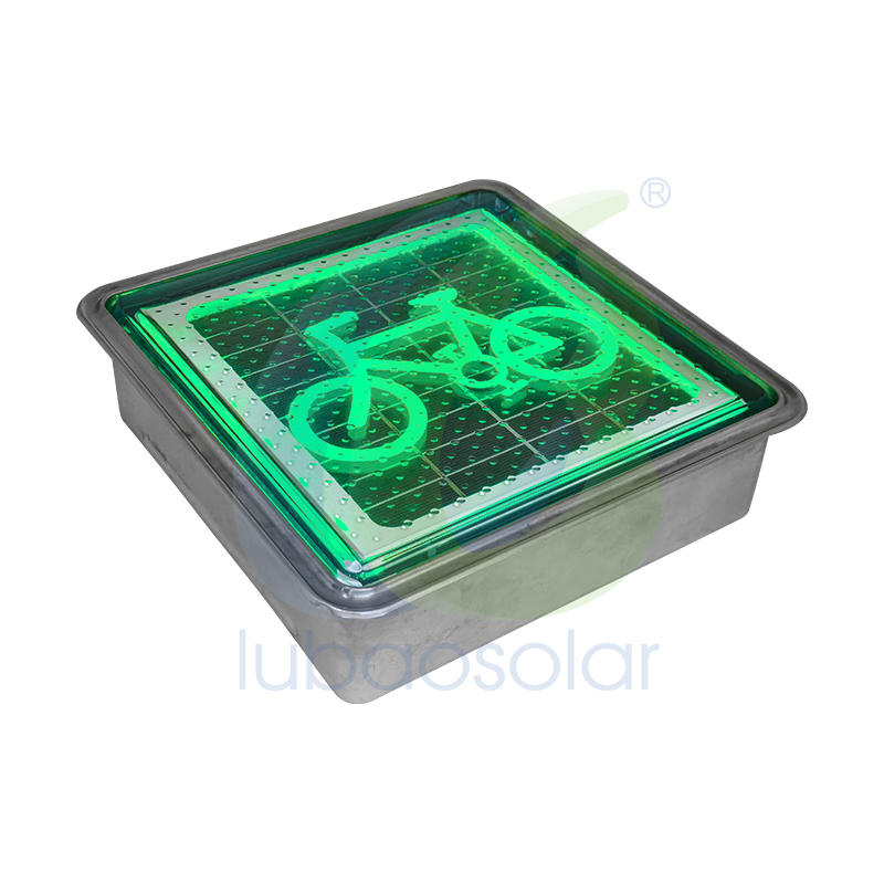 Embedded solar traffic light