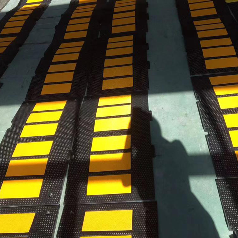 LB-SH07 Rubber speed bumps