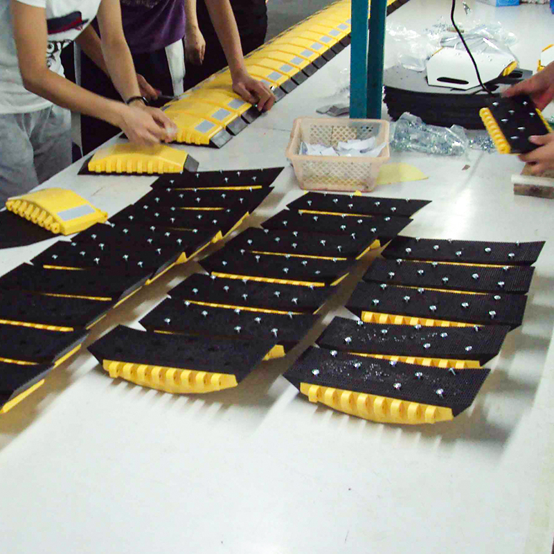 LB-SB06 Reflective portable speed bumps