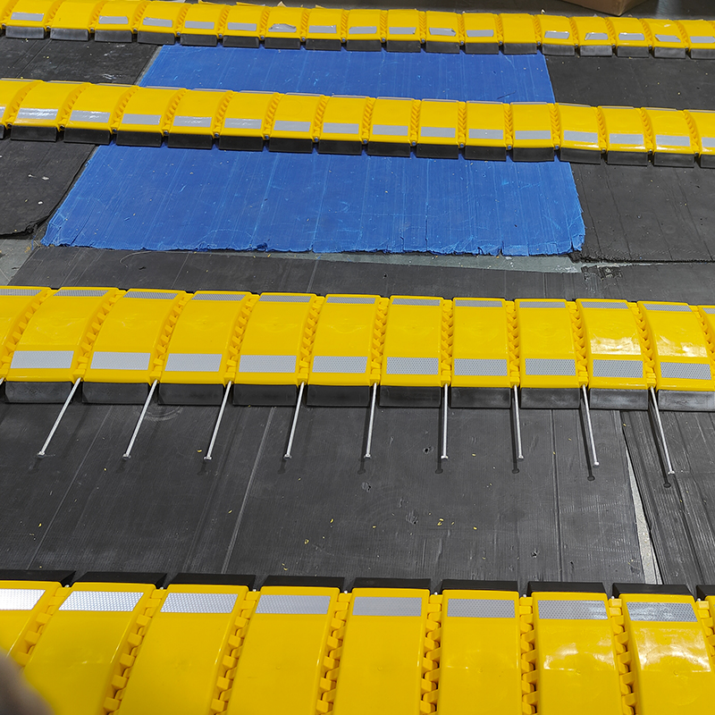 LB-SB06 Reflective portable speed bumps