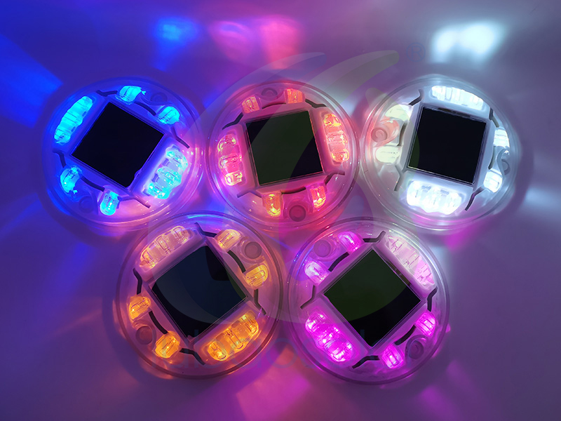 LS-07 Solar raised lighted driveway markers