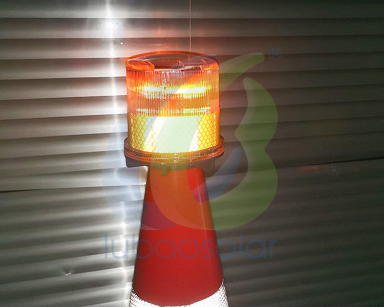 LB-6010 Solar road cone light