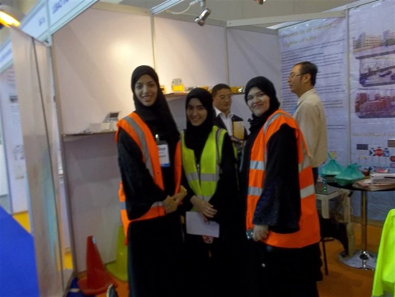 reflective work wear and jackets .