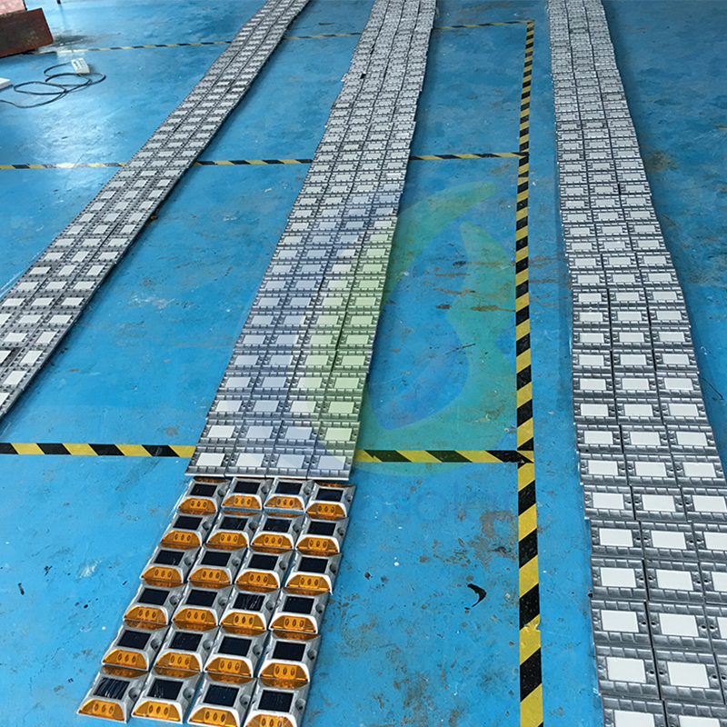 LS-03 Aluminum raised solar road stud light