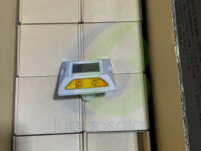 LS-06A Aluminum solar road stud light with spike