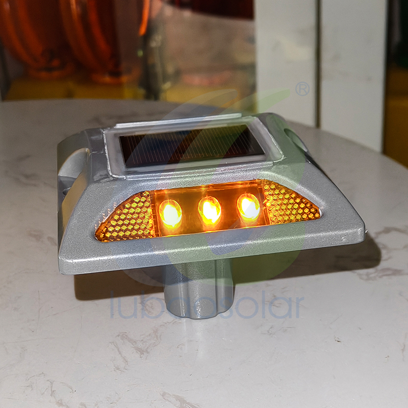 LS-06A Aluminum solar road stud light with spike