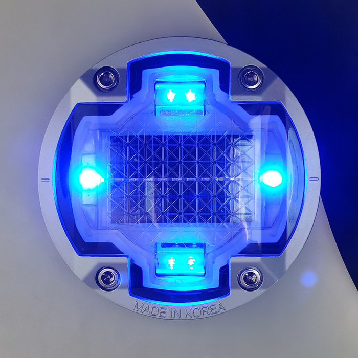 solar studs