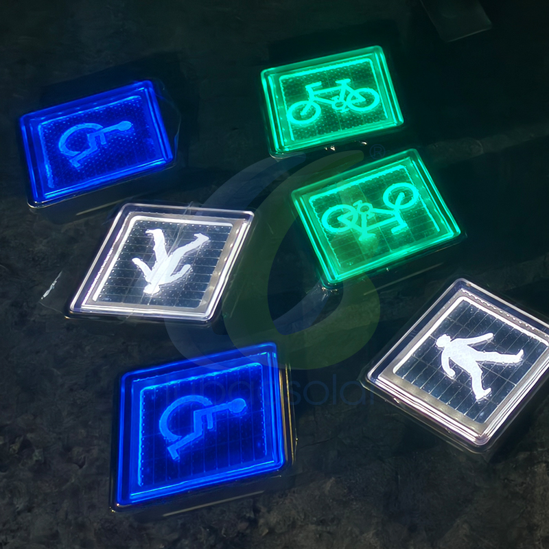 Embedded solar traffic light