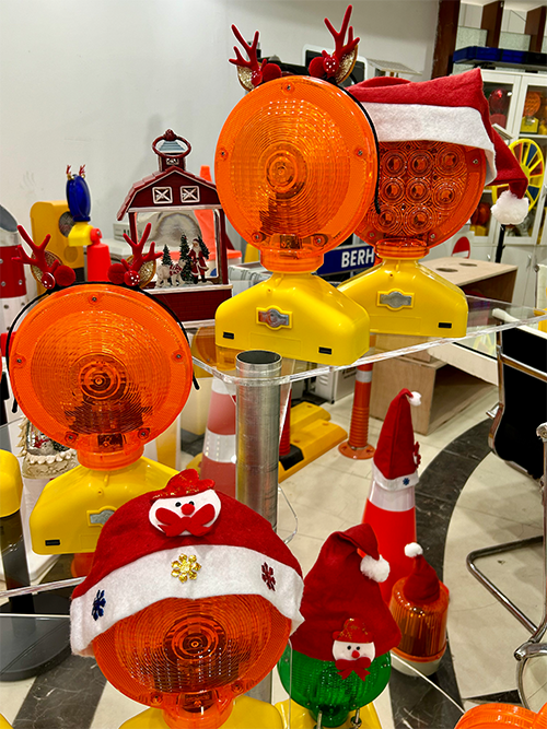 Solar road markers and warning lights from LUBAO SMART TRAFFIC escort the holiday season with joy—Merry Christmas!