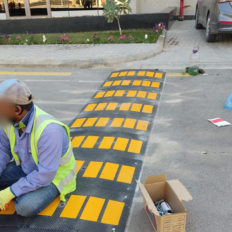 LB-SH07 Rubber speed bumps