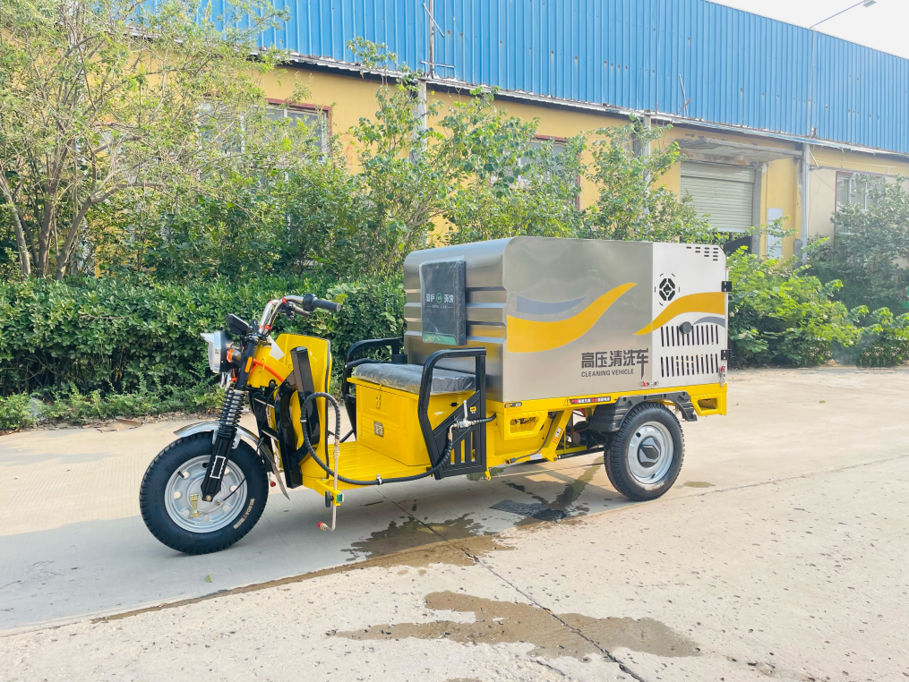 High-pressure cleaning trucks