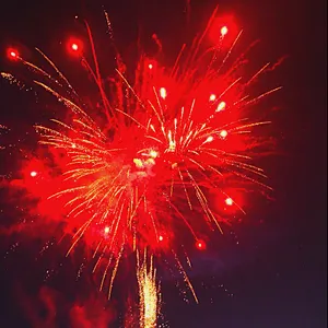 Wholesale Display 1.1 Inch 100 Shots Nightfall (Red and Golden Willow) Cake Fireworks  for New Year Wedding Festival