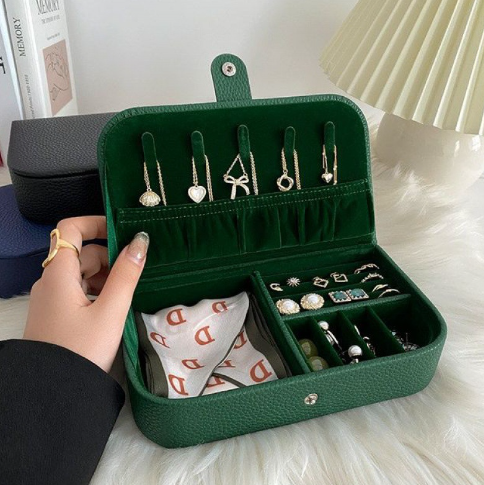 How to Clean Inside of Your Velvet Jewelry Box?