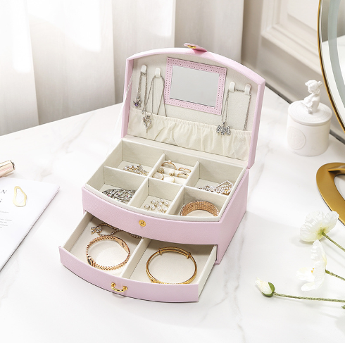 Why Is a Luxury Jewelry Box Important for Your Precious Jewelry?