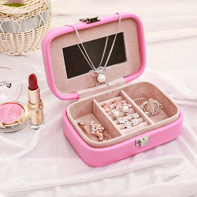 How to Prevent Tarnishing Silver in a Jewelry Box