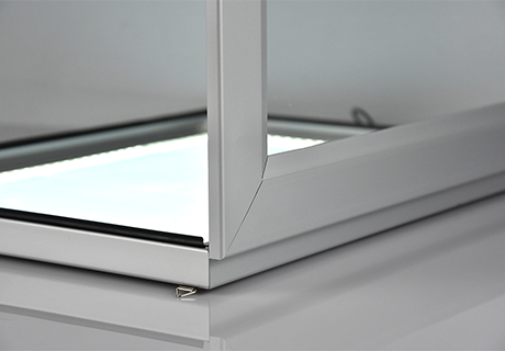 Outdoor slim light box