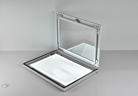 Outdoor slim light box
