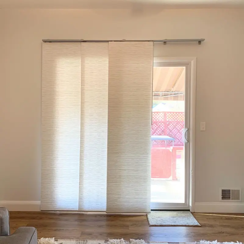 Warm family screen curtain