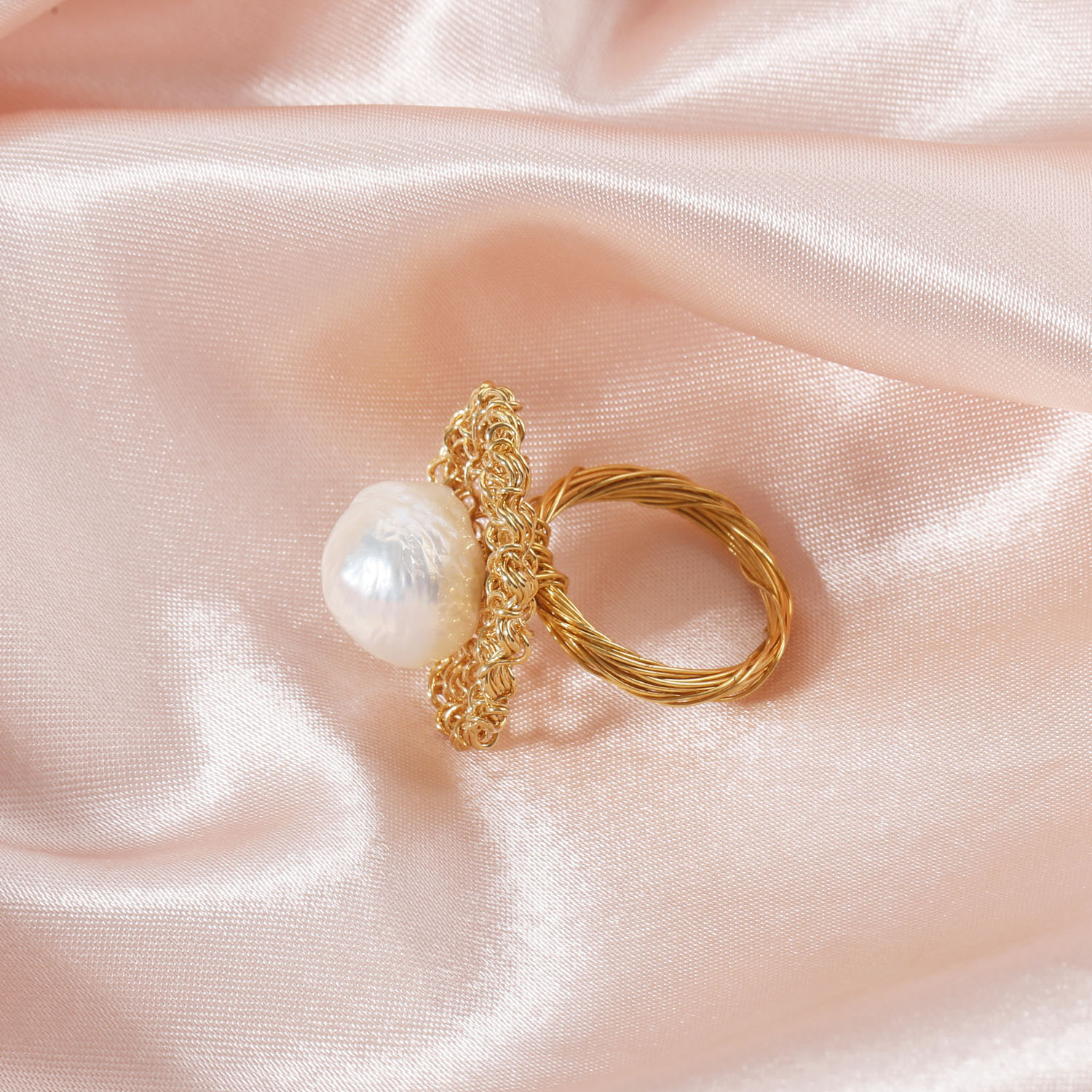 Cultured freshwater pearl ring with resizable brass chain pearl engagement rings