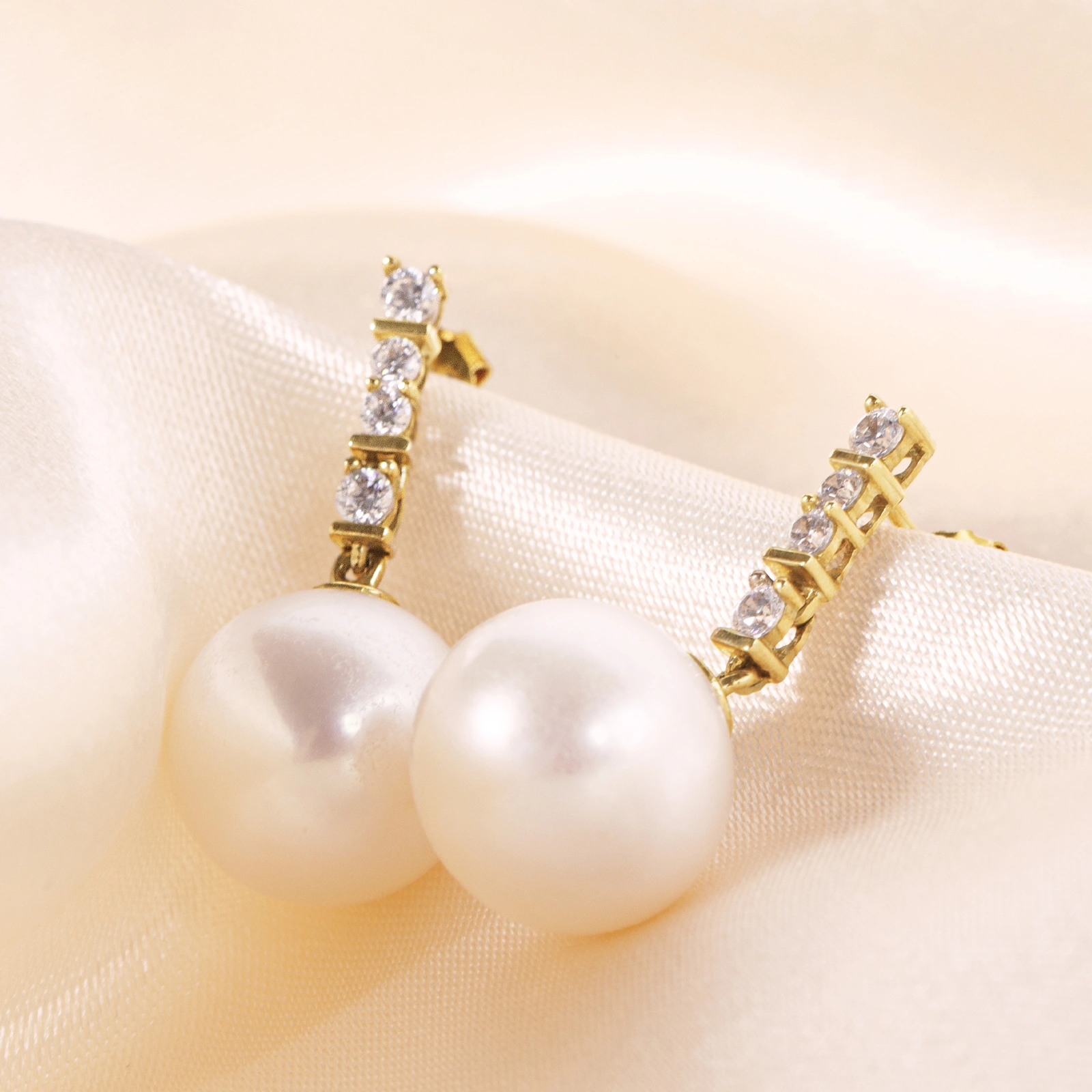 10kt yellow gold earrings cz stud 10-11mm pearl