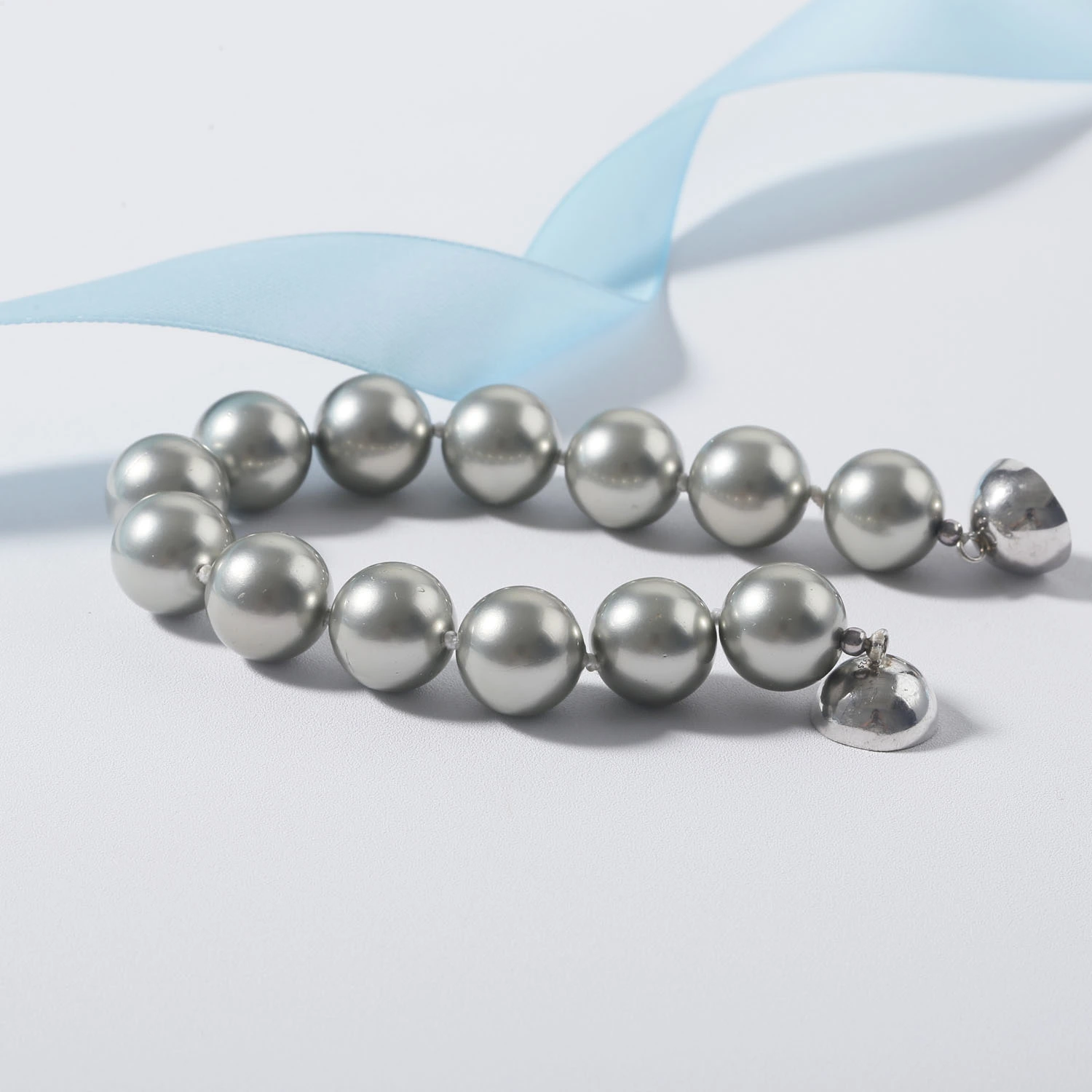 mother of pearl strand bracelet magnetic clasp for women men