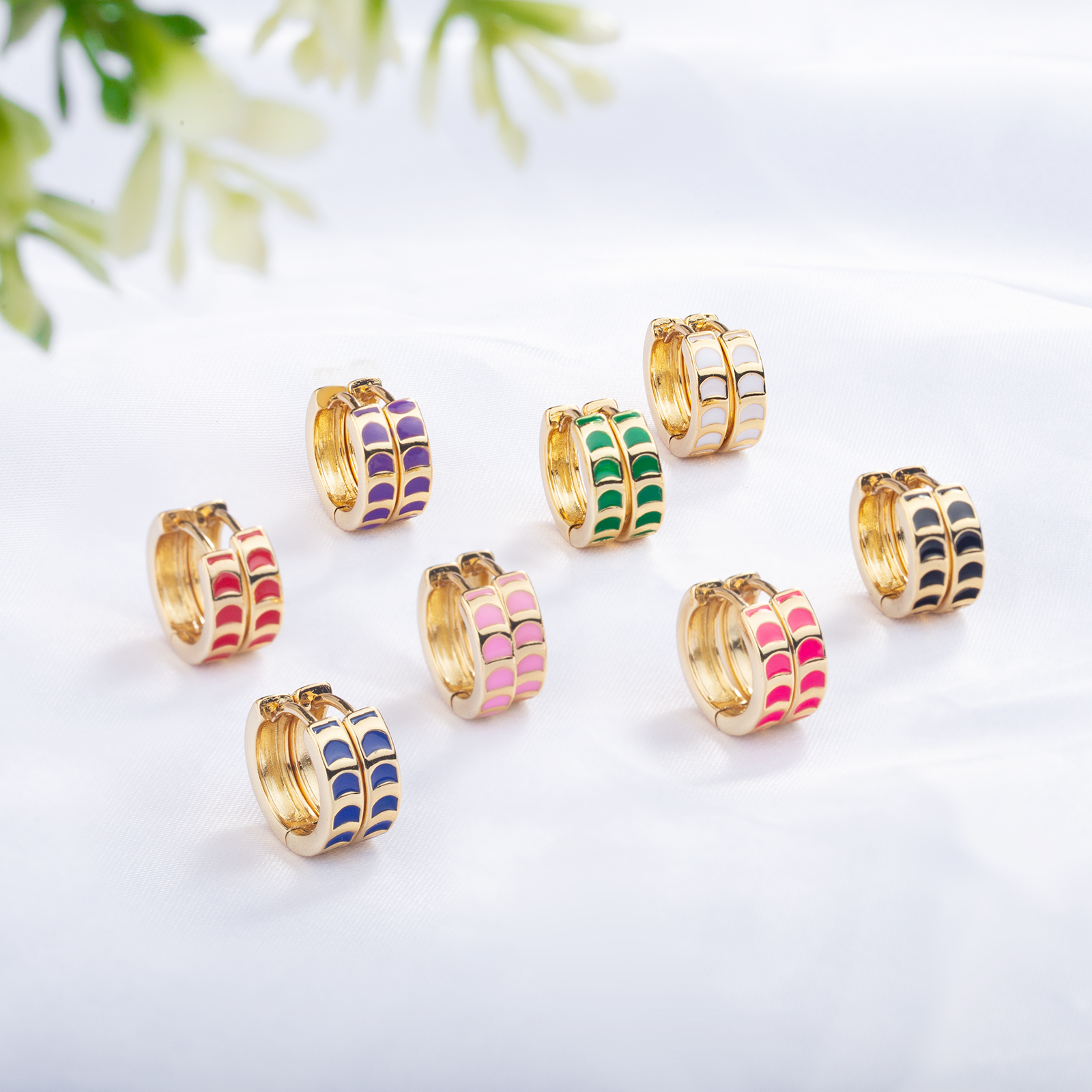 12.8x3.3x13.6mm mini arrows enamel small huggie hoop brass earrings 14k gold plated
