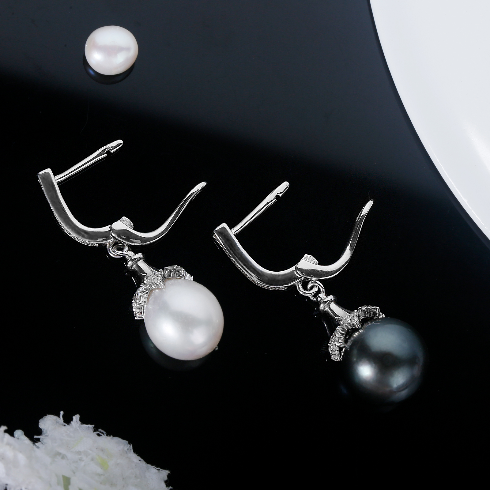 10-11mm white&peacock pearl silver cz huggie earrings rhodium plated