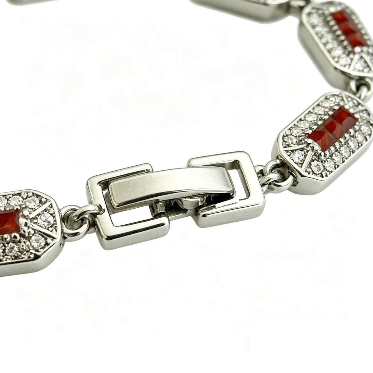 A dazzling, thoughtful gift for the special women in your life, this bracelet features sparkling white cubic zirconia set in polished silver-plated copper paperclip links.
