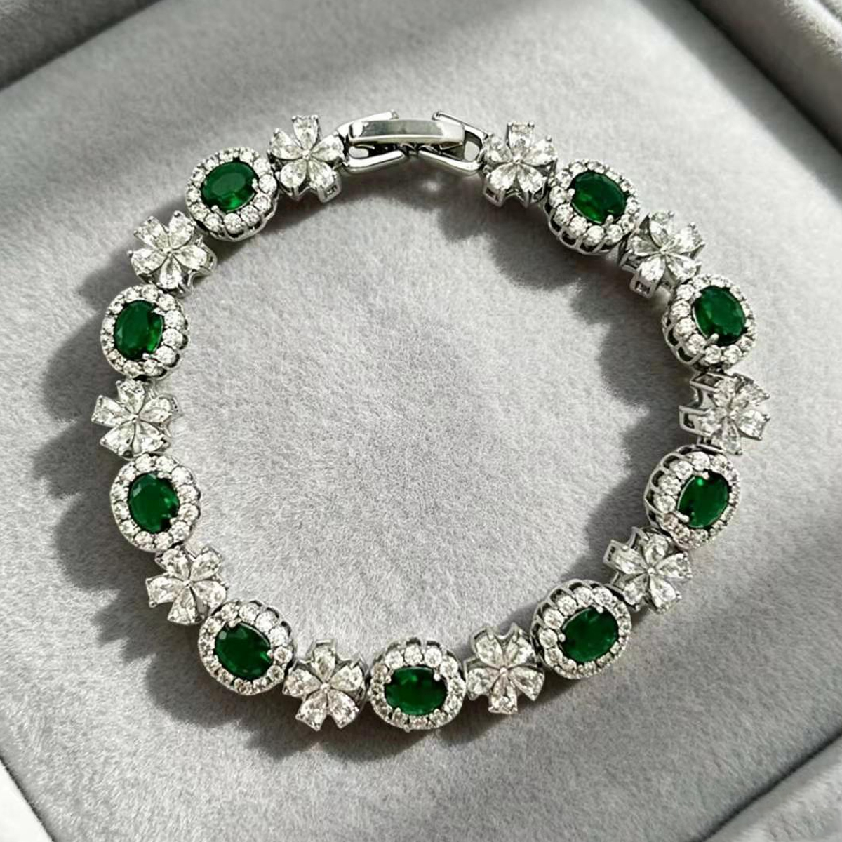 High-Quality Green Oval Zircon Statement Bracelet