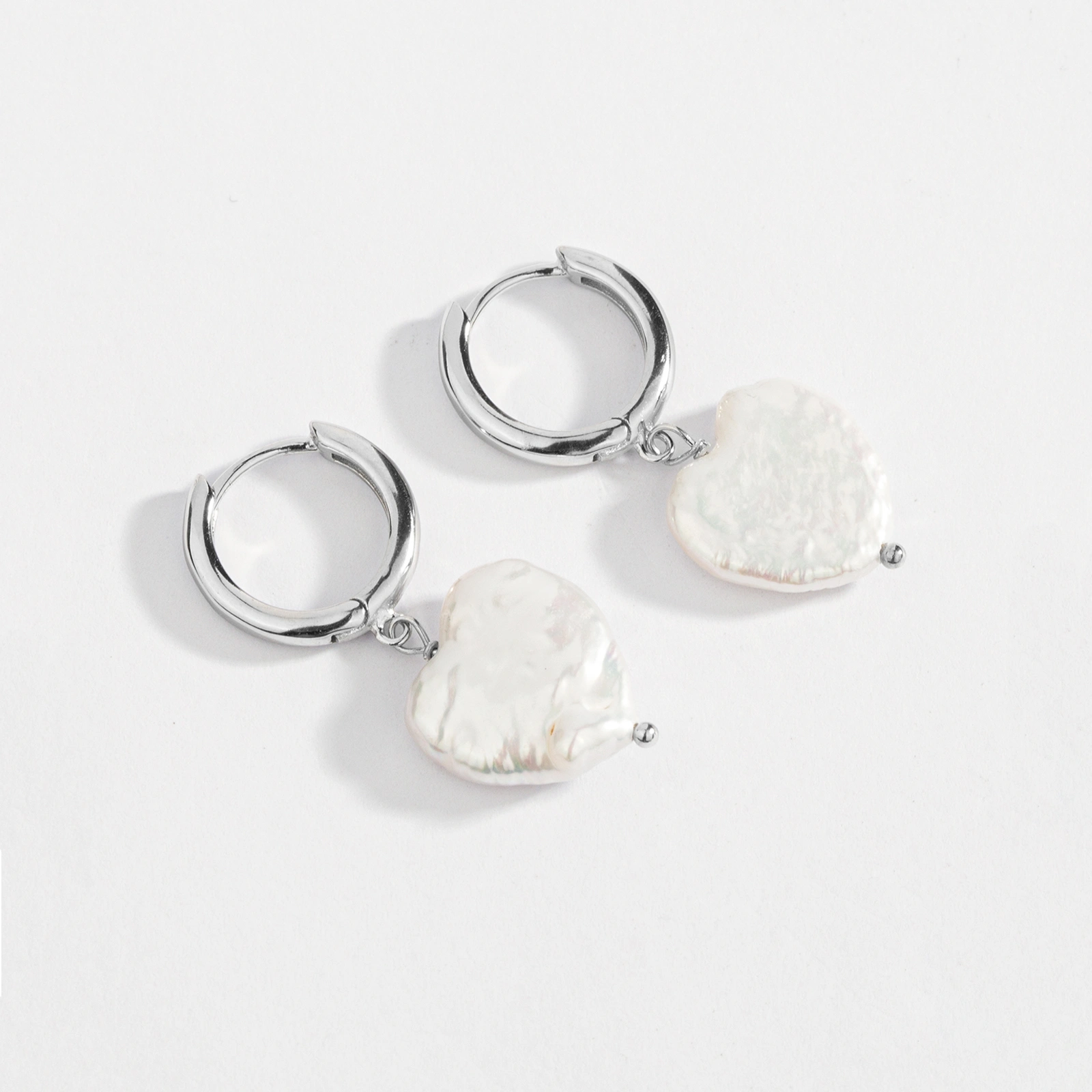 simple elegant silver huggie hoop earrings with white heart 11-12mm freshwater pearl rhodium plated women jewelry