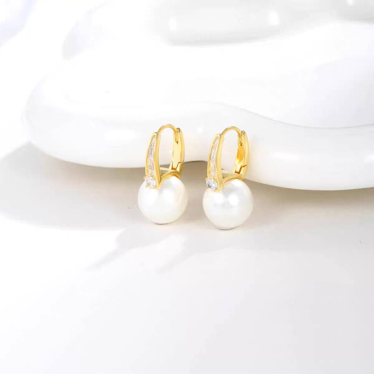 Freshwater Cultured Round Pearl Drop Earring