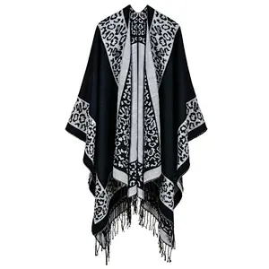 ladies poncho Leo print