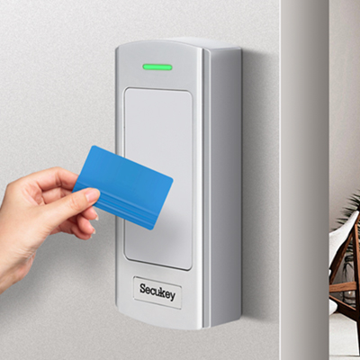 Lecteur de cartes EM+Mifare et contrôle d'accès